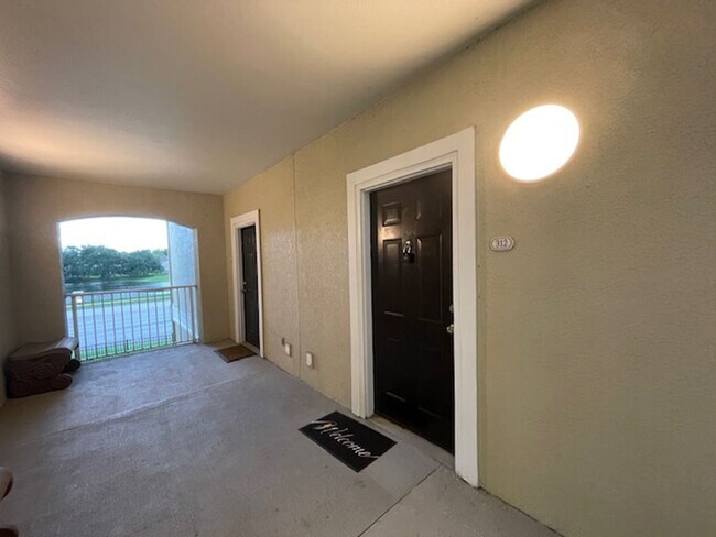 Foto del edificio - Gardens of Bridgehampton - 1 bed - 1 bath