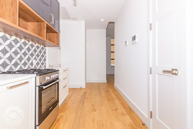 41-21 28th St Unit 8DD, Queens, NY 11101 - Apartment for Rent in 