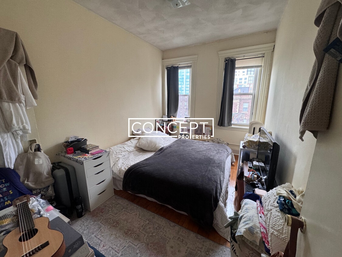 Primary Photo - 124 Peterborough St