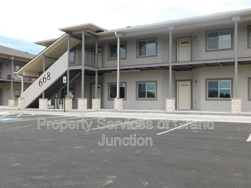 Photo - 668 Brookwillow Drive