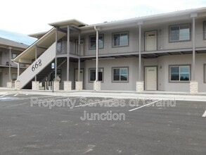 Building Photo - 668 Brookwillow Dr