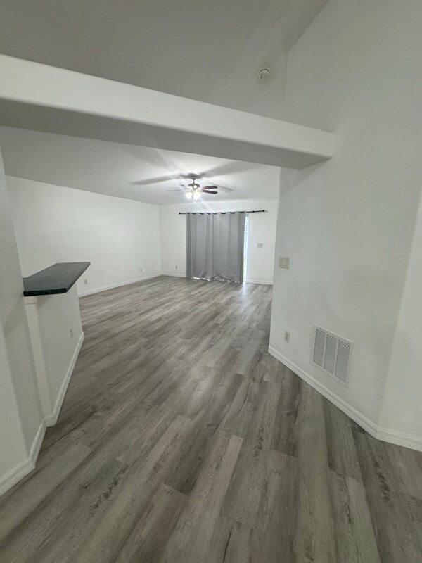 Foto del edificio - 833 Greenleaf Cir