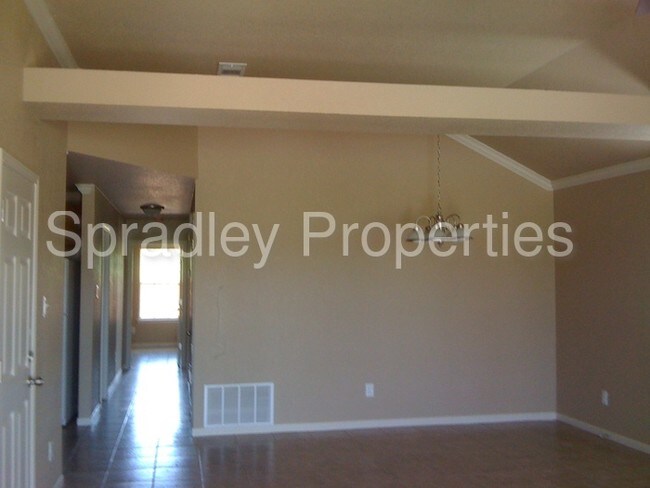 Building Photo - 4886 205 Loop