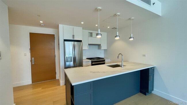 Building Photo - 1-33 Beach 116th St