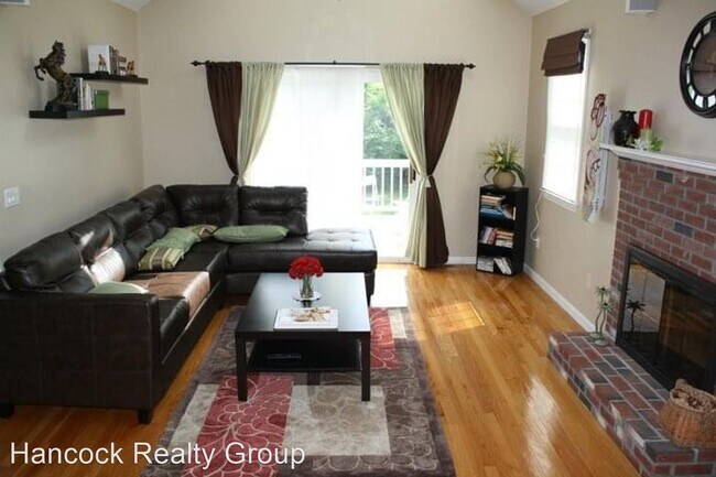 Foto del edificio - 3 br, 2.5 bath House - 5 Hemlock Lane