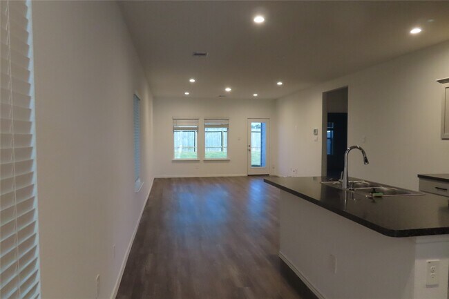 Foto del edificio - 24438 Elmwood Falls Dr