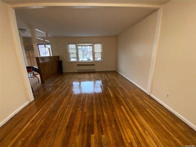 Building Photo - 450 Beach 68th St