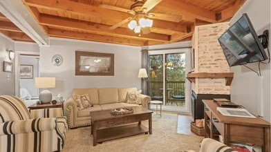 Building Photo - 2400 Lodgepole Cir