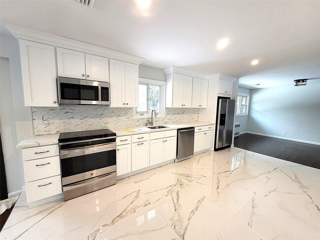 Foto del edificio - 6 Oakridge Dr