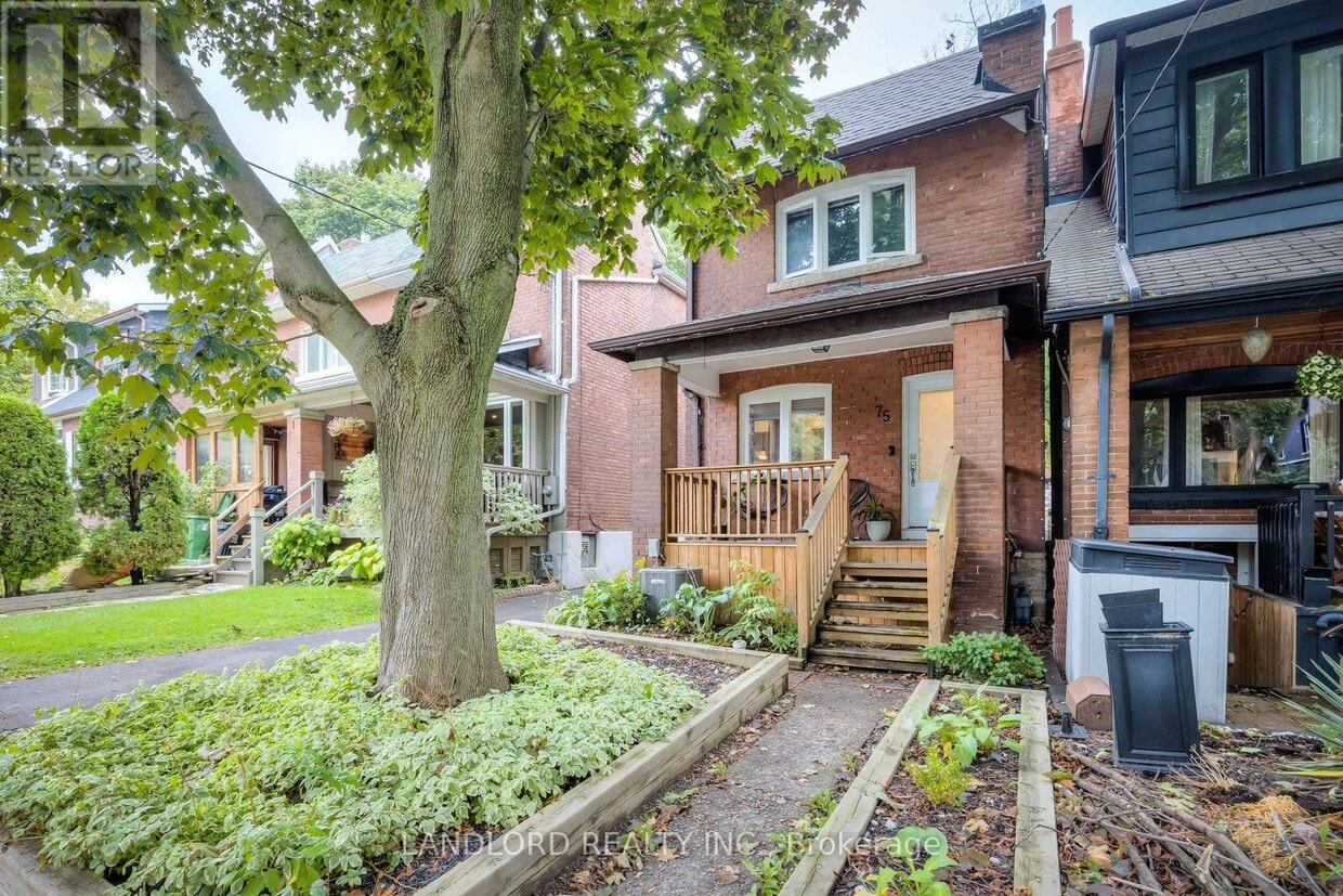 Primary Photo - 75 Gainsborough Rd