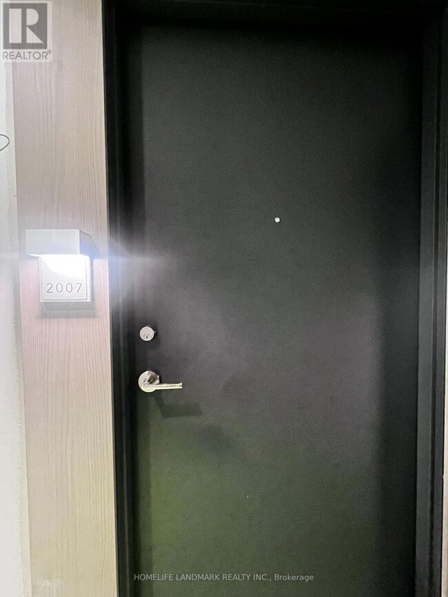 Building Photo - 7 Golden Lion Heights