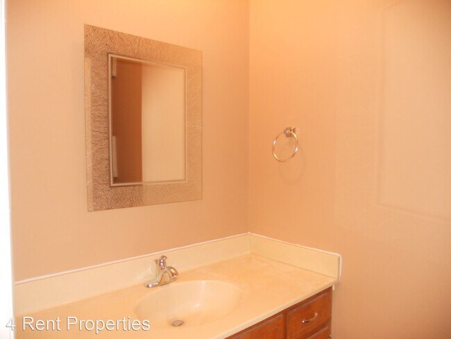 Building Photo - 3 br, 2 bath House - 118 Golf Club Ln.