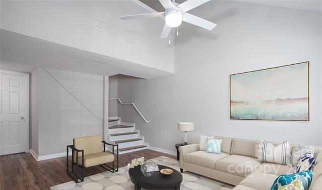 Foto del edificio - 337 Crown Point Dr