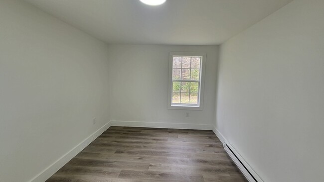 Building Photo - Renovated Two bedroom house for Rent in La...