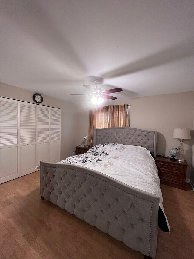 Foto del edificio - 5850 W 87th St
