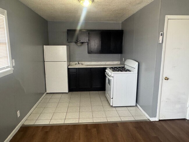 Foto del edificio - 611 N Mirror St