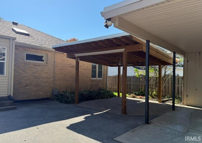 Building Photo - 924 Carrolton Blvd