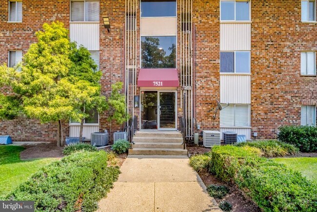 Foto del edificio - 7521 Riverdale Rd