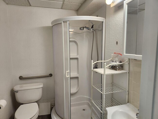 Building Photo - 521
