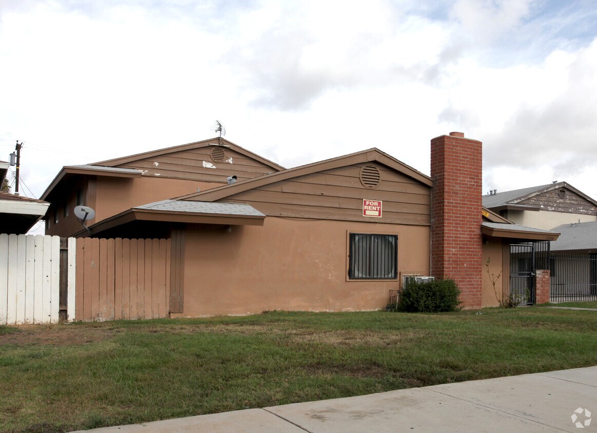 Building Photo - 22850 Adrienne Ave