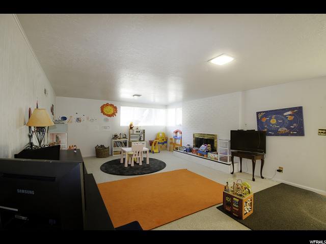 Huge living room with great light - 1319 Westminster Ave S