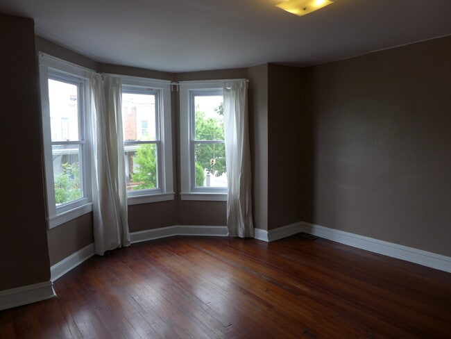 Building Photo - 341 E 28th St