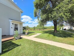 Building Photo - 1672 Cornell Dr