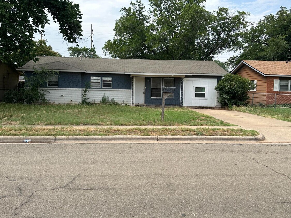 Building Photo - 2113 73rd St