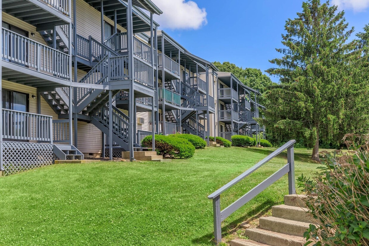 Nutmeg Woods Apartments in New London, CT