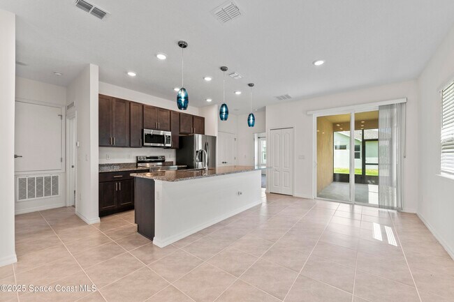 Foto del edificio - 1037 Canfield Cir