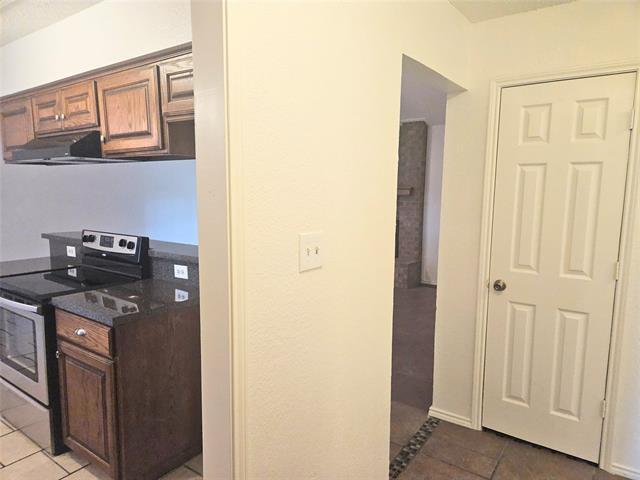 Building Photo - 731 Bristol Dr