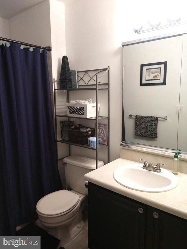 7 Foxtail Ln, South Brunswick Township, NJ 08852 Room for Rent in