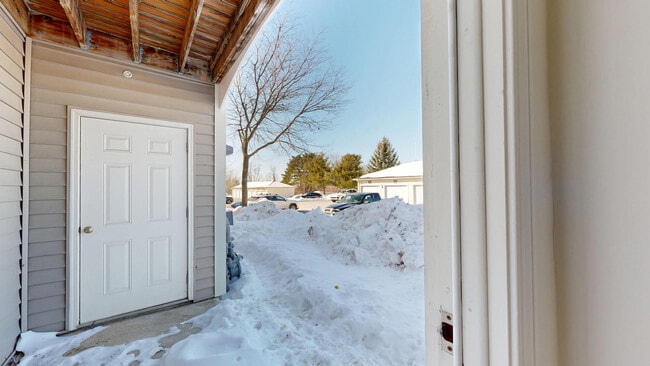 Interior Photo - Bradlee Danvers