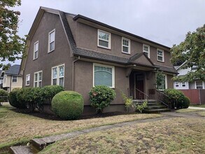 Building Photo - 7342 N Portsmouth Ave