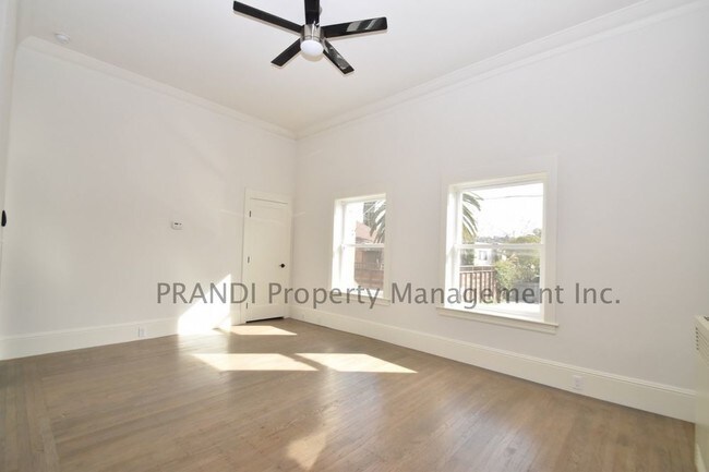 Foto del edificio - West End Studio with Vaulted Ceilings