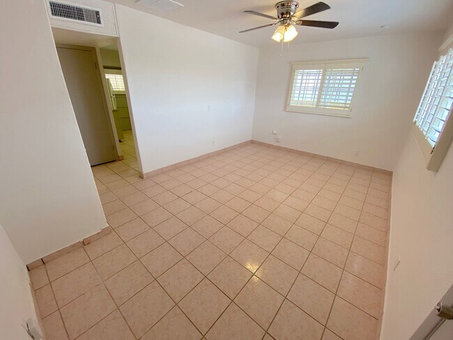 Building Photo - Pittsburg 2117 A