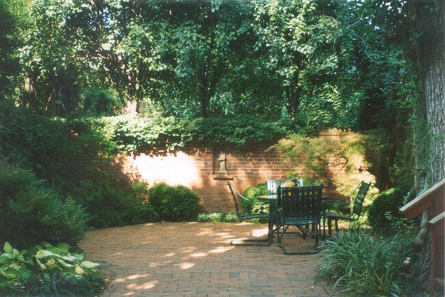 jardín - 1310 33rd St NW