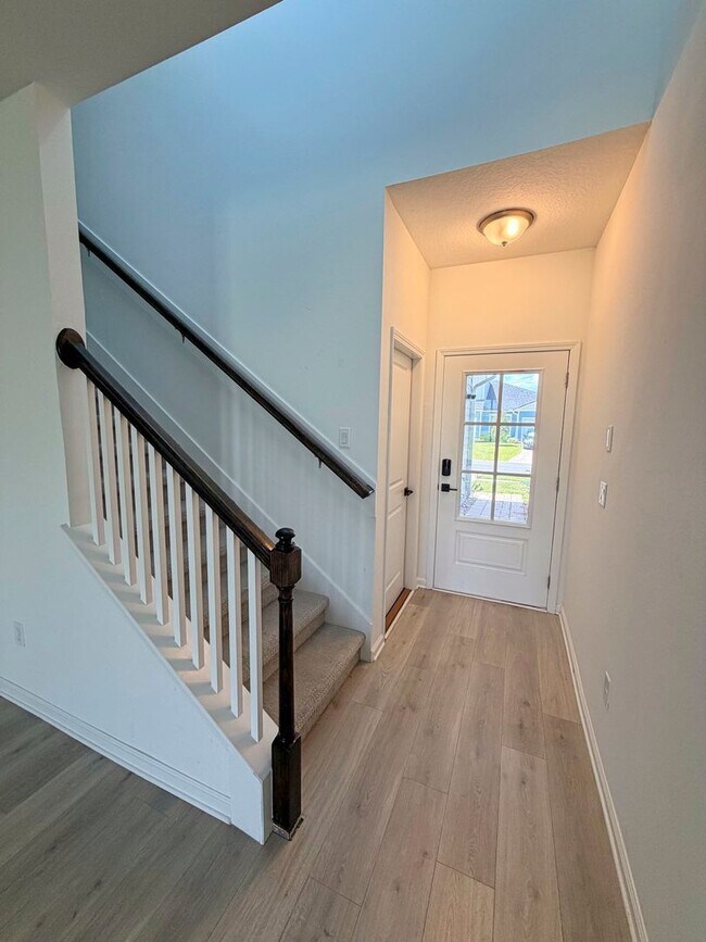 Foto del edificio - Beautiful 3 Bedroom, 2.5 Bathroom Townhome + Loft in Gated SilverLeaf Community