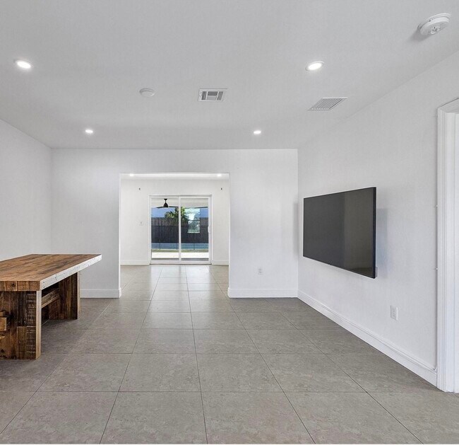 Foto del edificio - 340 NW 45th St