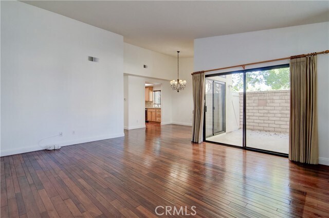 Foto del edificio - 8566 Fallbrook Cir