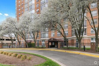 Building Photo - 250 E Harbortown Dr