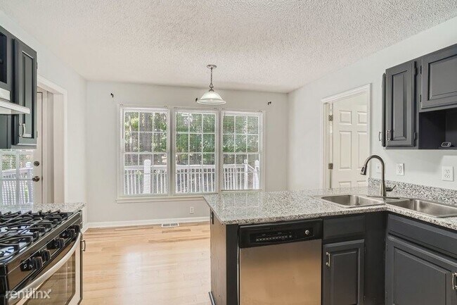 Foto del edificio - 5 br, 3 bath House - 5017 Sandyhook Court ...