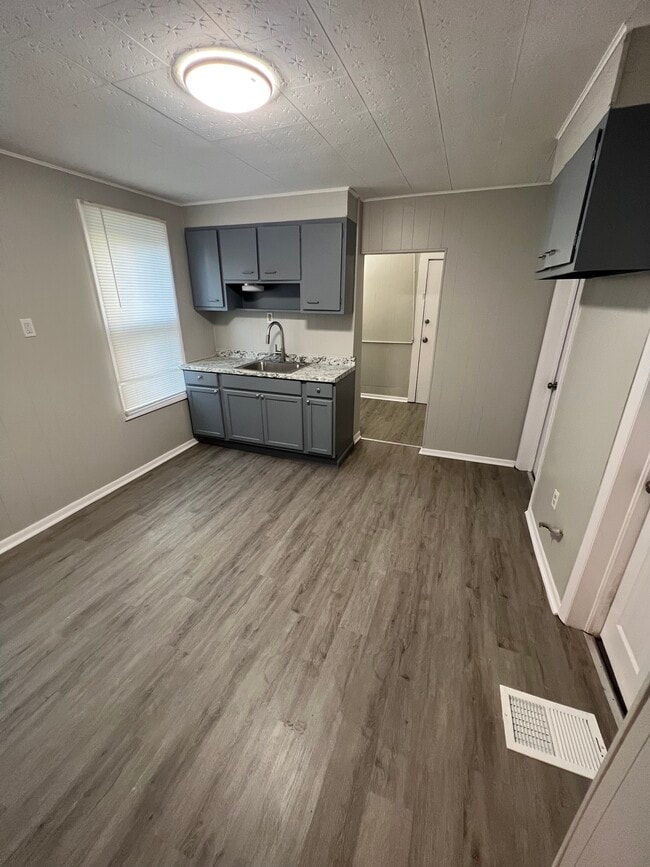 Building Photo - 334/336 Parkdale Ave.