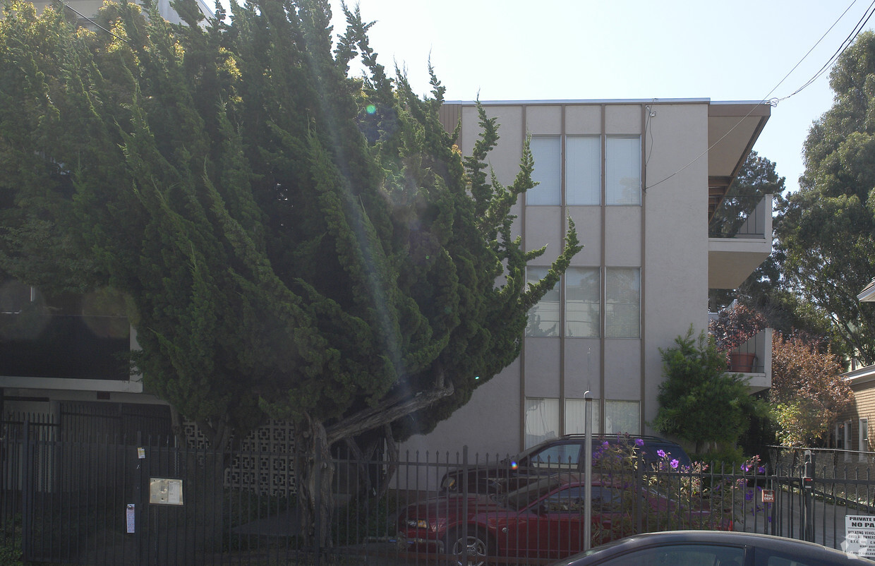 Building Photo - Jayne Avenue Apartments