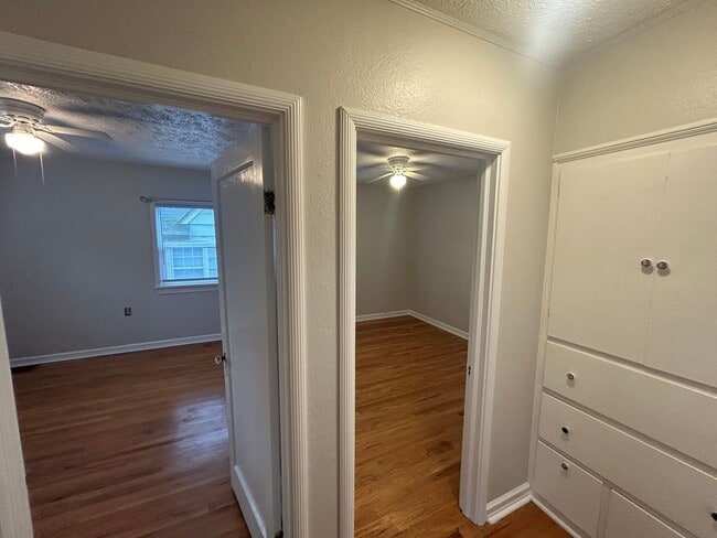 Building Photo - Charming 2 Bed 2 Bath Home on South Hill!