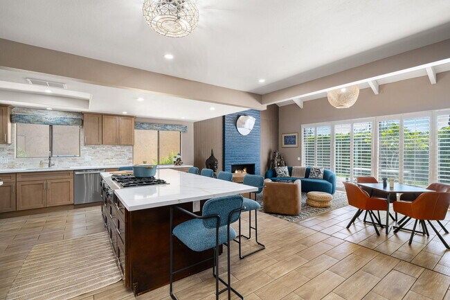 Building Photo - 37710-37710 Los Cocos Dr E