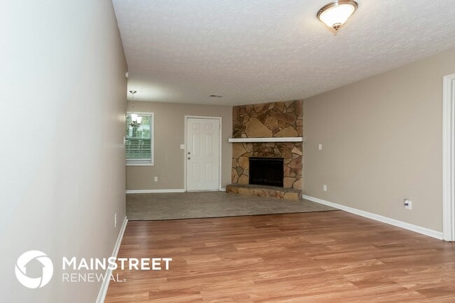 Foto del edificio - 5845 Bearing Way