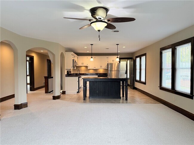 Foto del edificio - 161 Oakwood Ave