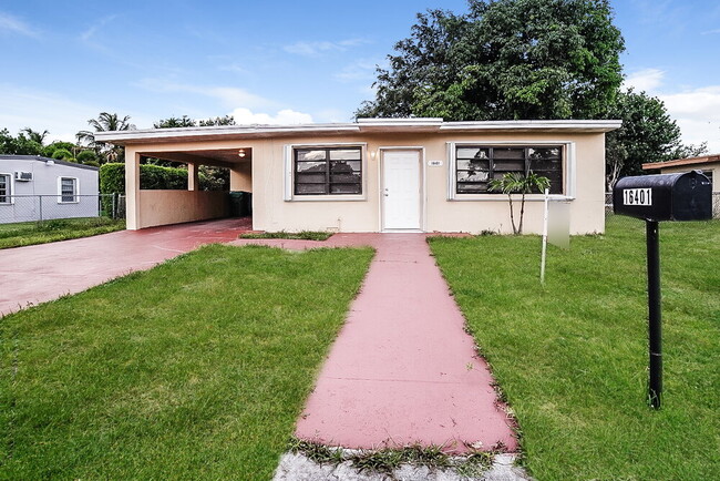 Building Photo - 16401 NW 21st Ave