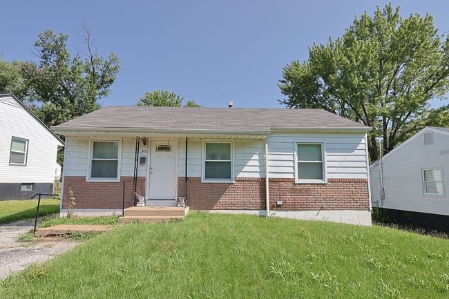 Photo - 325 Caithness Road House